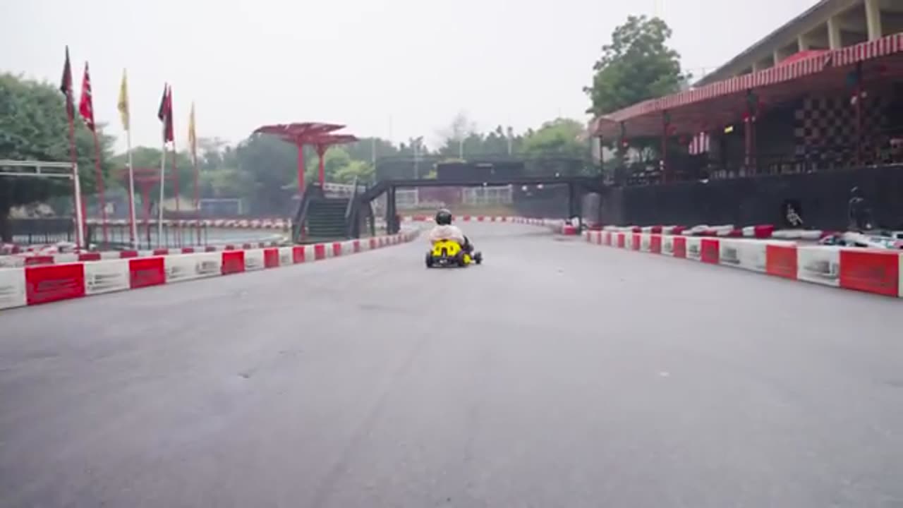 I tried a new Lamborghini go kart