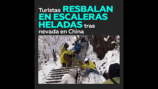 Caos en sendero montañoso de China: turistas se deslizan por escaleras