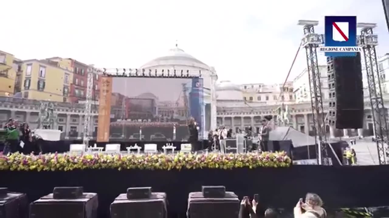 De Luca - Flash mob "Bella così" (07.03.25)