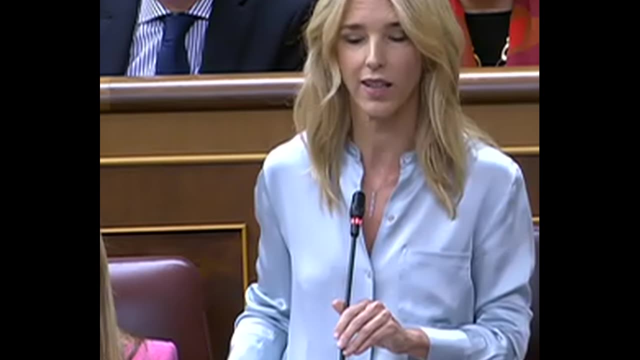 Álvarez de Toledo a Albares: O nos piden ayuda o nos insultan. Las dos cosas a la vez se acabó.