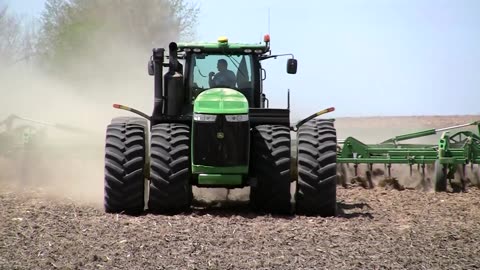 John Deere 9560R and 9530 Tractors