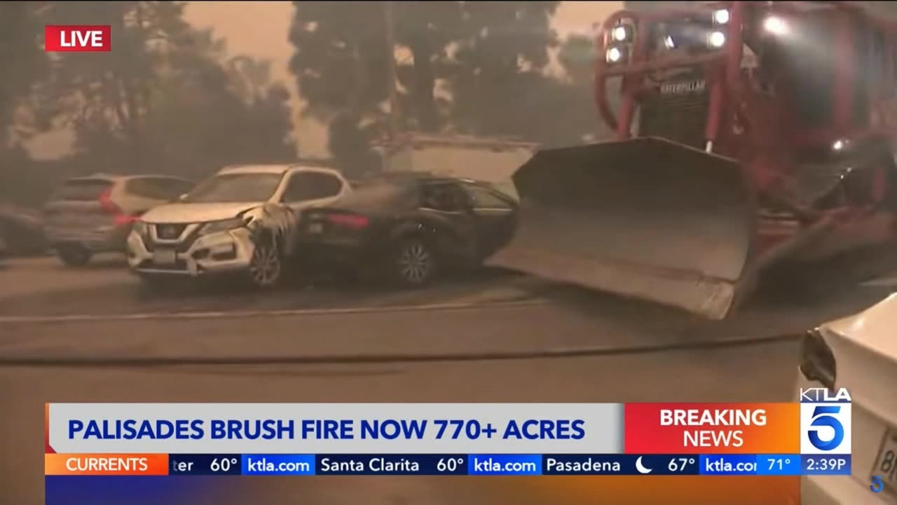 Bulldozer vs Abandoned cars. Los Angeles WildFires 2025