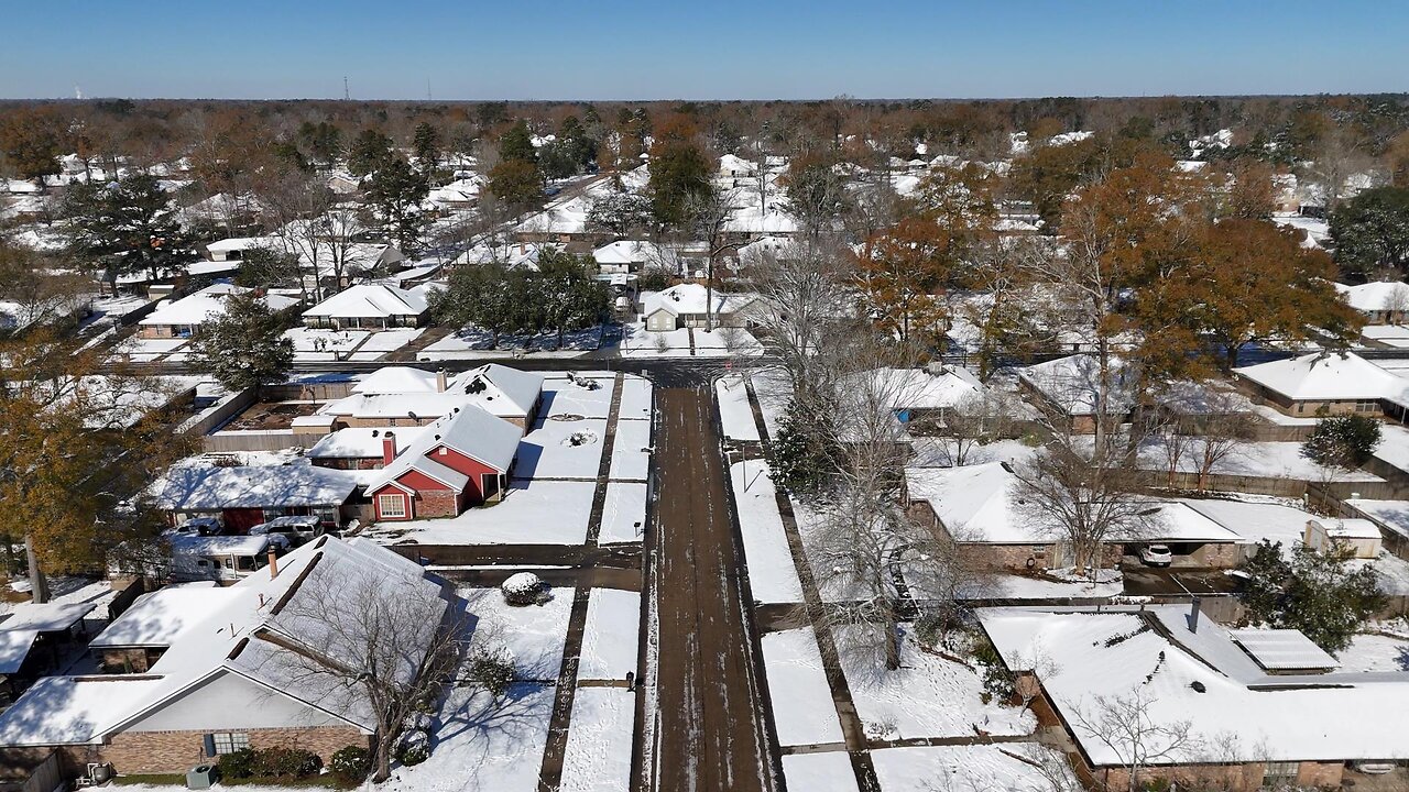 Snow in Baton Rouge January 2025—DJI Air 3 Drone 4K Video