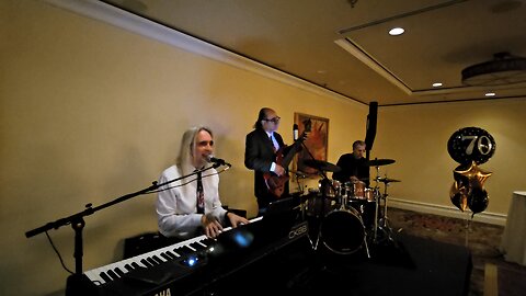 A PIANO TRIO Just BROKE Chicago’s Ballad… (‘Colour My World’ Like You’ve NEVER Felt It)