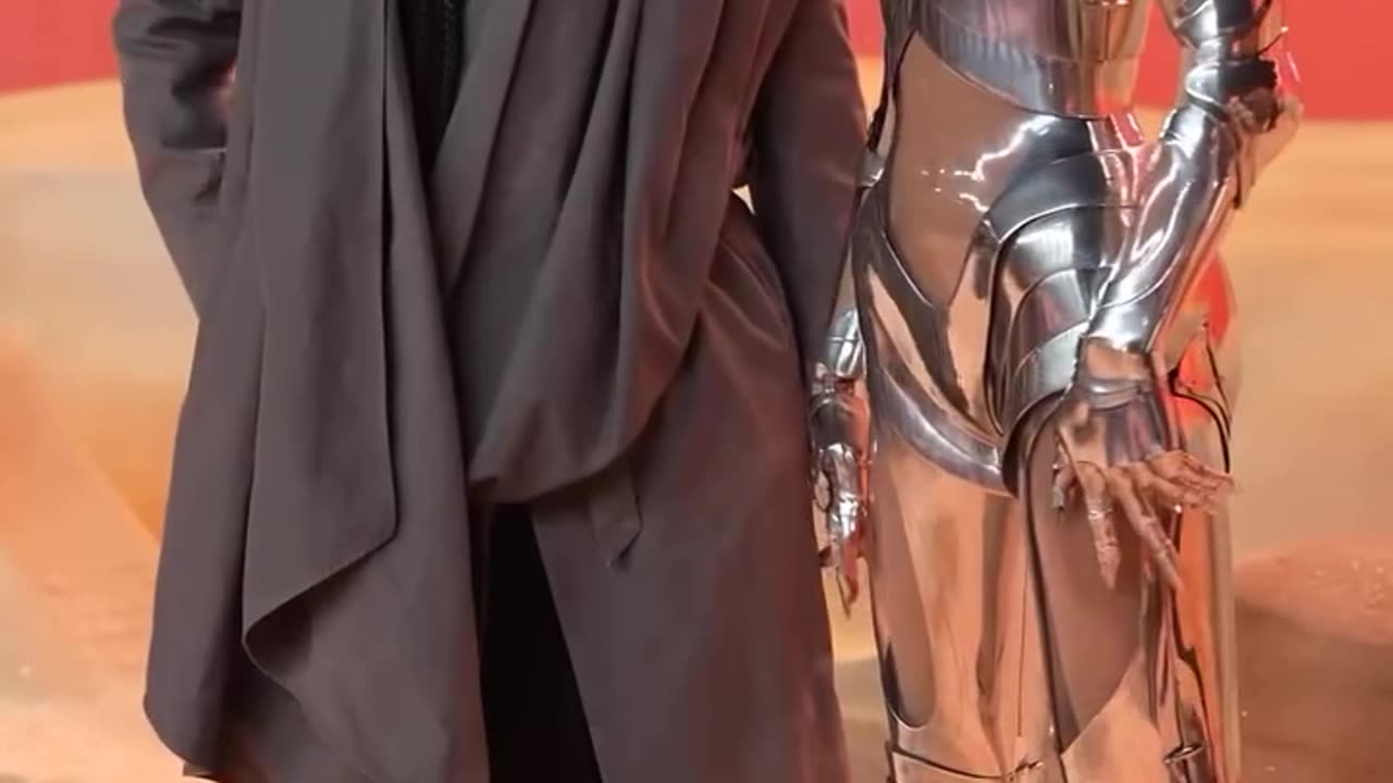 Zendaya brilla alla première di "Dune: Part Two" con una tuta cyborg di Mugler
