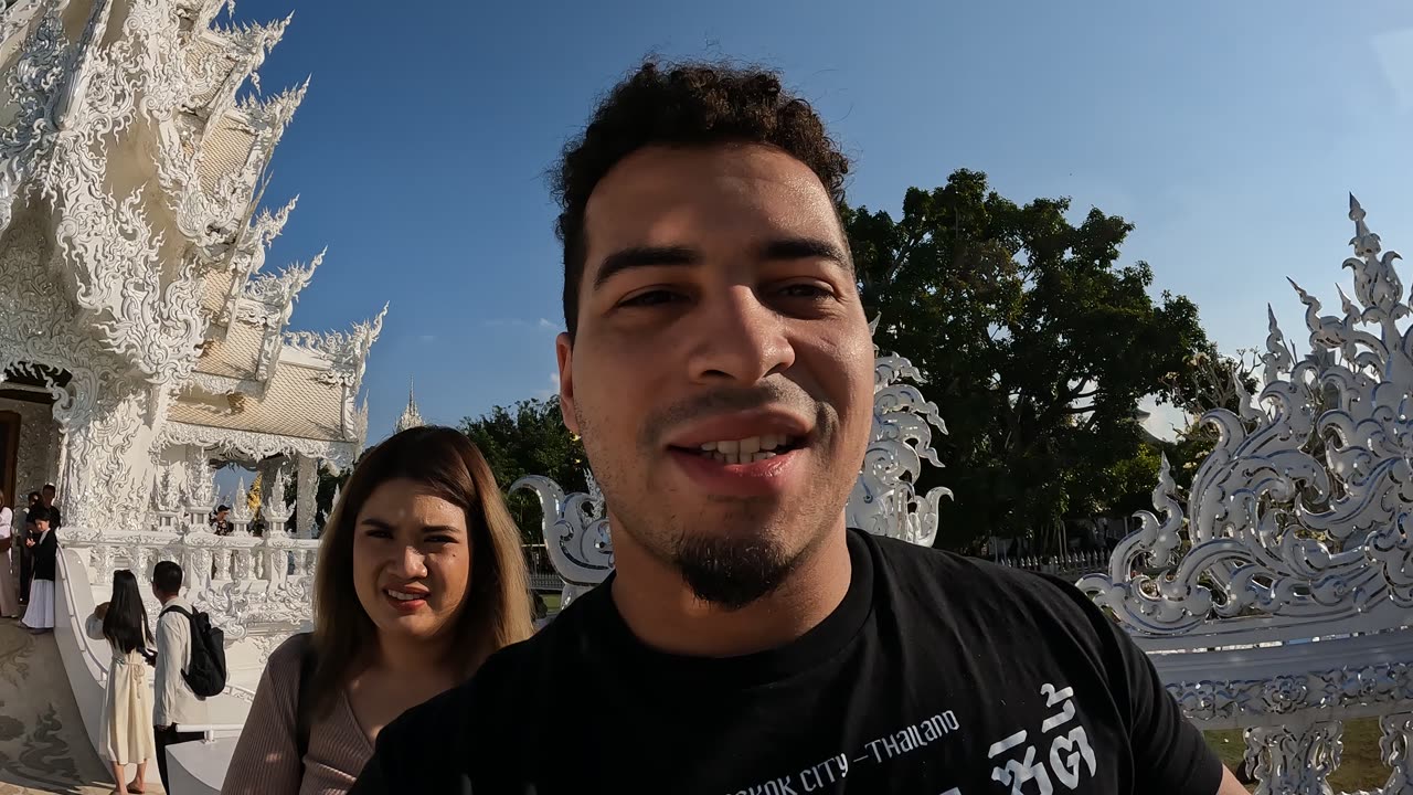 Wat Rong Khun White Temple Chiang Rai Thailand Vlog