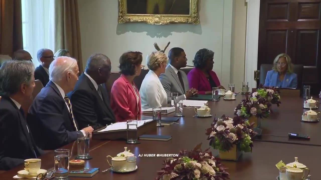 Compare Biden’s last cabinet meeting vs. Trump’s first