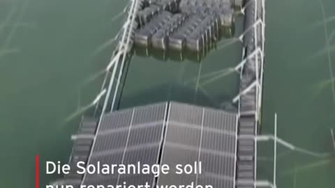 Kaputte Solaranlage schwimmt auf Cottbuser Ostsee