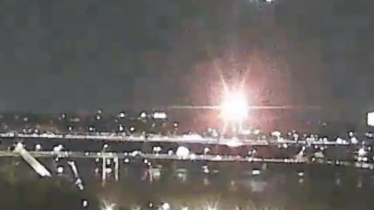 Plane crashes in Potomac River in DC, explosion caught on video