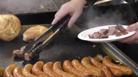 Is This the Ultimate Foodie Experience? Romania’s Streetfood Festival Will Leave You Speechless!
