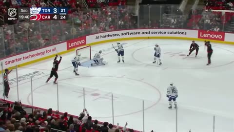 NHL - CAPTAIN CAROLINA 🌪️ Jordan Staal, with a big game on Thursday night