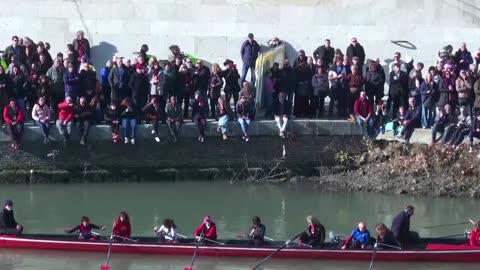 Italians dive into 2025 with plunge into Rome's icy river