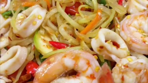 Super spicy papaya salad for those who like spicy food is also a street food.