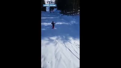 Belluno - Minorenne si butta dalla seggiovia per postare il video (27.02.25)