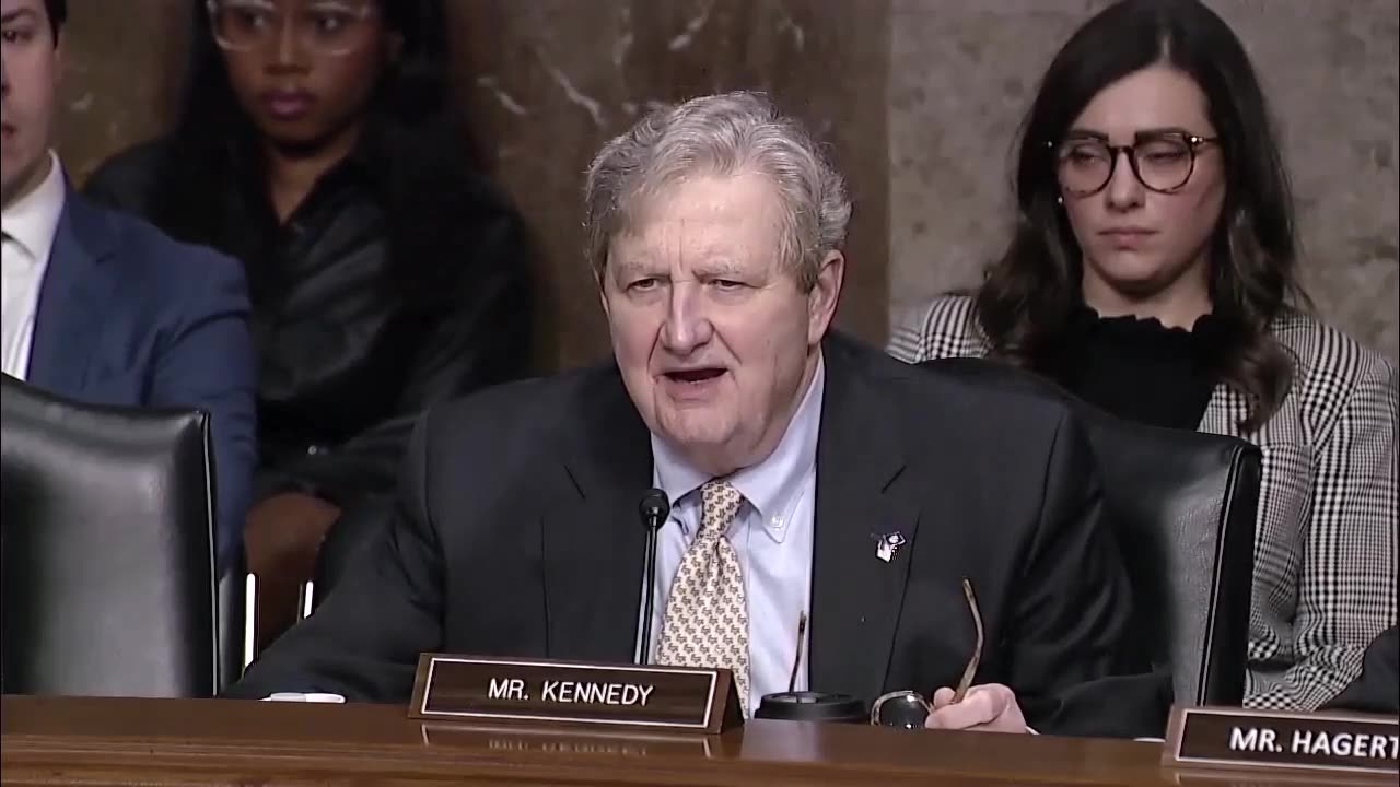 Sen. Kennedy RIPS Disgraced CEO's Of FAILED Banks For STUPID Financial Decisions!