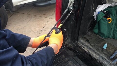 Installing Tailgate Assist Shock F150 FORD, After Market DEEZEE