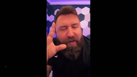 Zelensky knows that Ukraine cannot defeat Russia, he better accept this fact