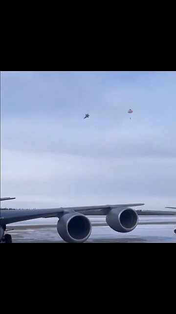 F-35 FIGHTER JET CRASHED🪂🛩️🔥AT AIR FORCE BASE IN ALASKA🛩️💫
