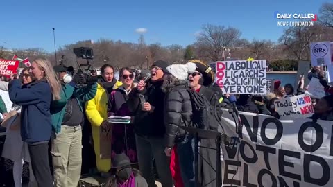 🚨 CRINGE WARNING 🚨Enraged Protester