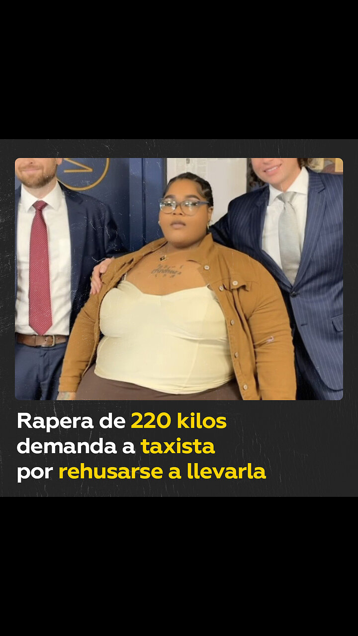Rapera de 220 kilogramos demanda a taxista por rehusarse a llevarla
