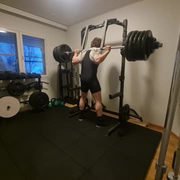 Squat with bands 260kg