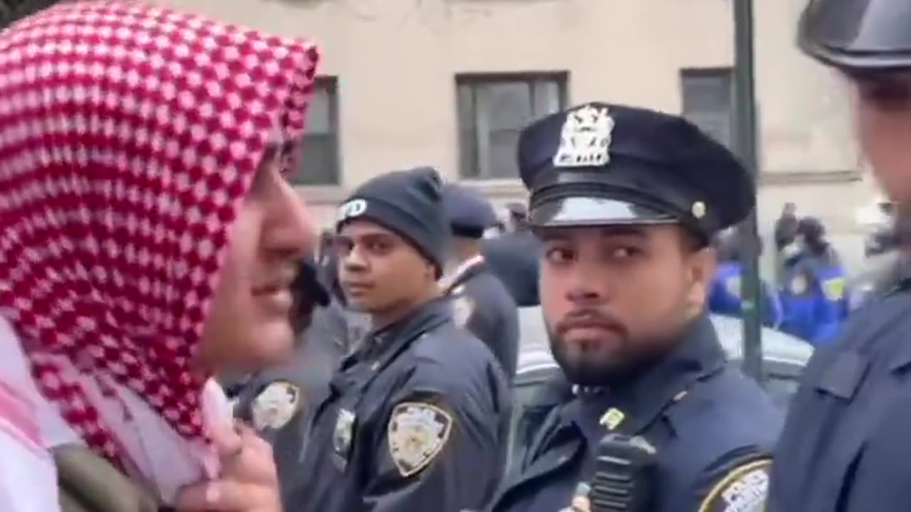 Check out this terrorist cosplayer!