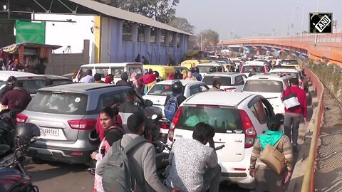 Maha Kumbh 2025 _ Traffic Jam Hits Prayagraj As Devotees Throng Triveni Sangam To Attend Maha Kumbh