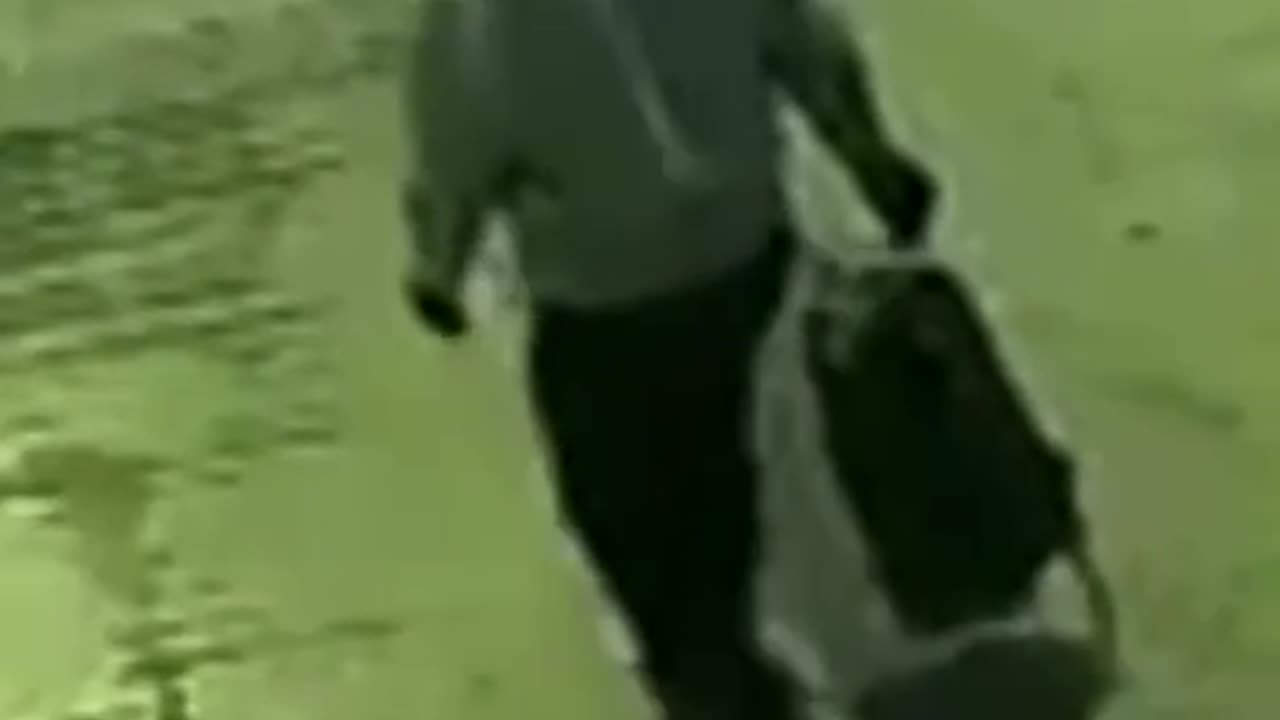 New Footage Of The Mysterious Pipe bomber.(Look it’s the pipe bomber everyone 🥱)
