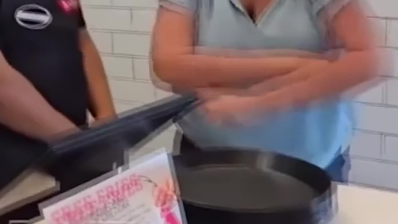 Fast Food Karen HASSLES employee to remake her food because it was "too hot"