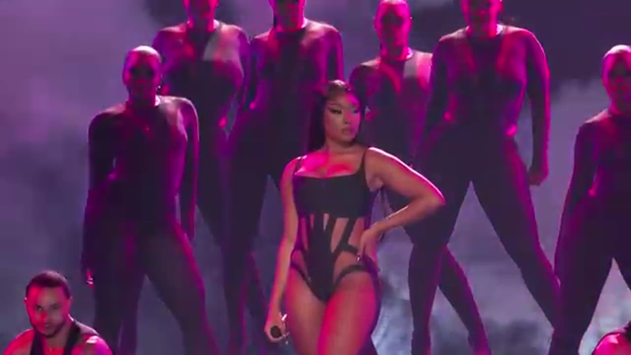Megan Thee Stallion - Plan B _ Sweetest Pie [2022 Billboard Music Awards Performance]