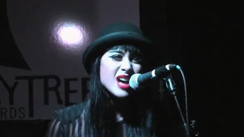 Natalia Kills - Mirrors (Live At The Cherrytree House)