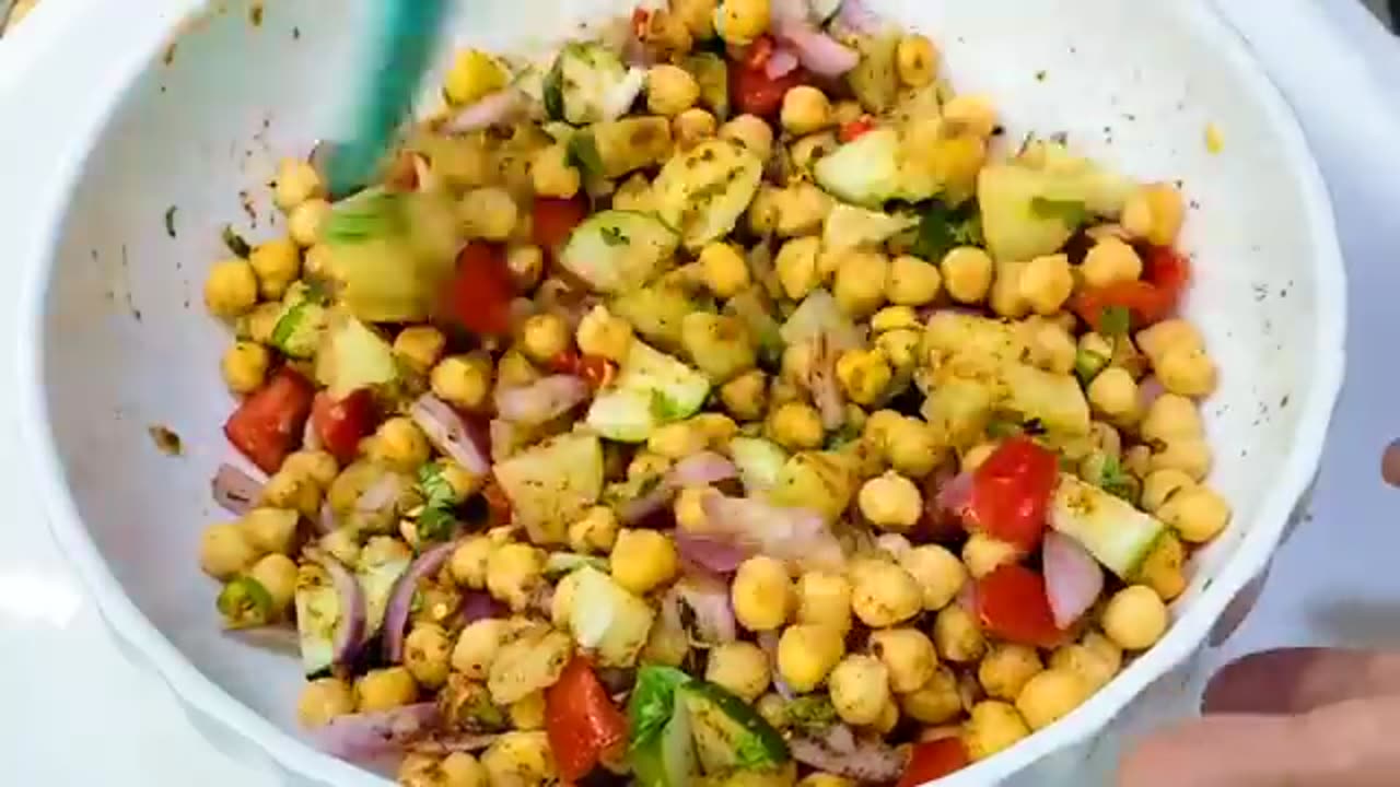 Karachi Ki Mashoor Chana Chaat Dahi Aloo Chana Chaat Ramzan Special Recipe by Cook with Farooq