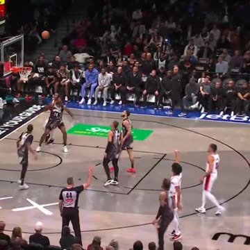 Portland Trail Blazers - 14 IN THE 1ST FOR SHAE 👀