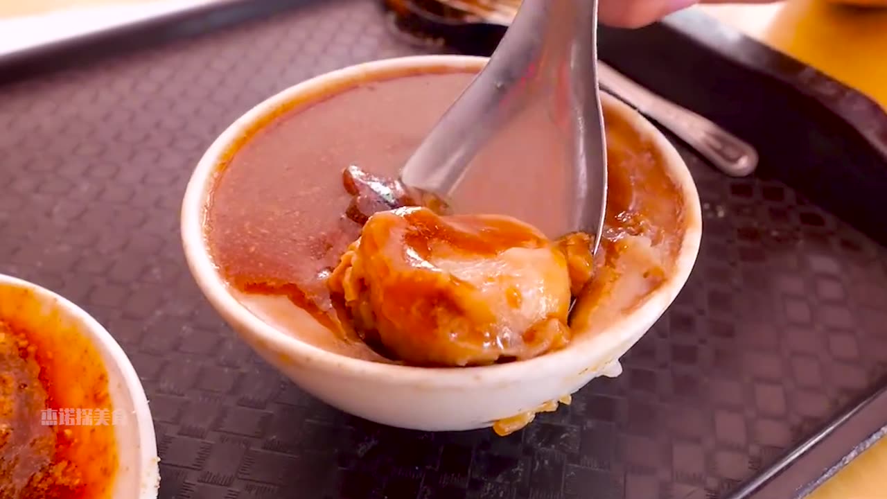 Taiwanese specialty rice dumplings and rice cakes