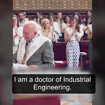 Un señor de 90 años ha conseguido graduarse en Bellas Artes