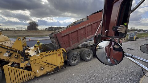 How to pave LARGE roads! Dump truck 💪🏼