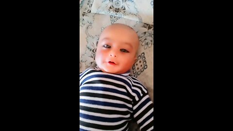baby talking to you listen him