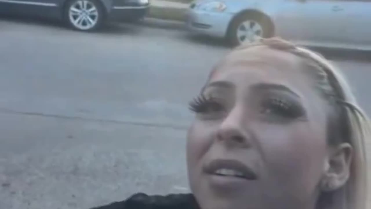 Guy propositions prostitute to clean his truck