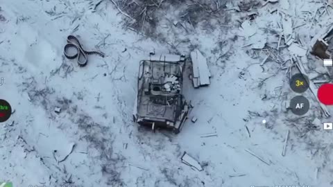 Images of destroyed American M2A2 Bradley ODS-SA BMPs in the village of Novoivanovka