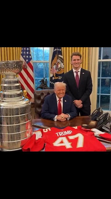 President Trump VIRAL moment in Oval Office