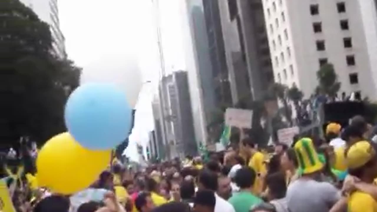 2015 Manifestação na Avenida Paulista pedindo FORA DILMA em 15 de março