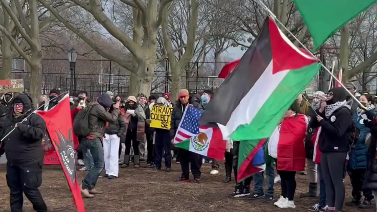 Rally in defense of migrants in New York City.