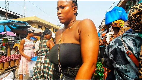 4K WALKING TOUR VIDEO IN AFRICA STREET MARKET - MAKOLA MARKET IN ACCRA GHANA