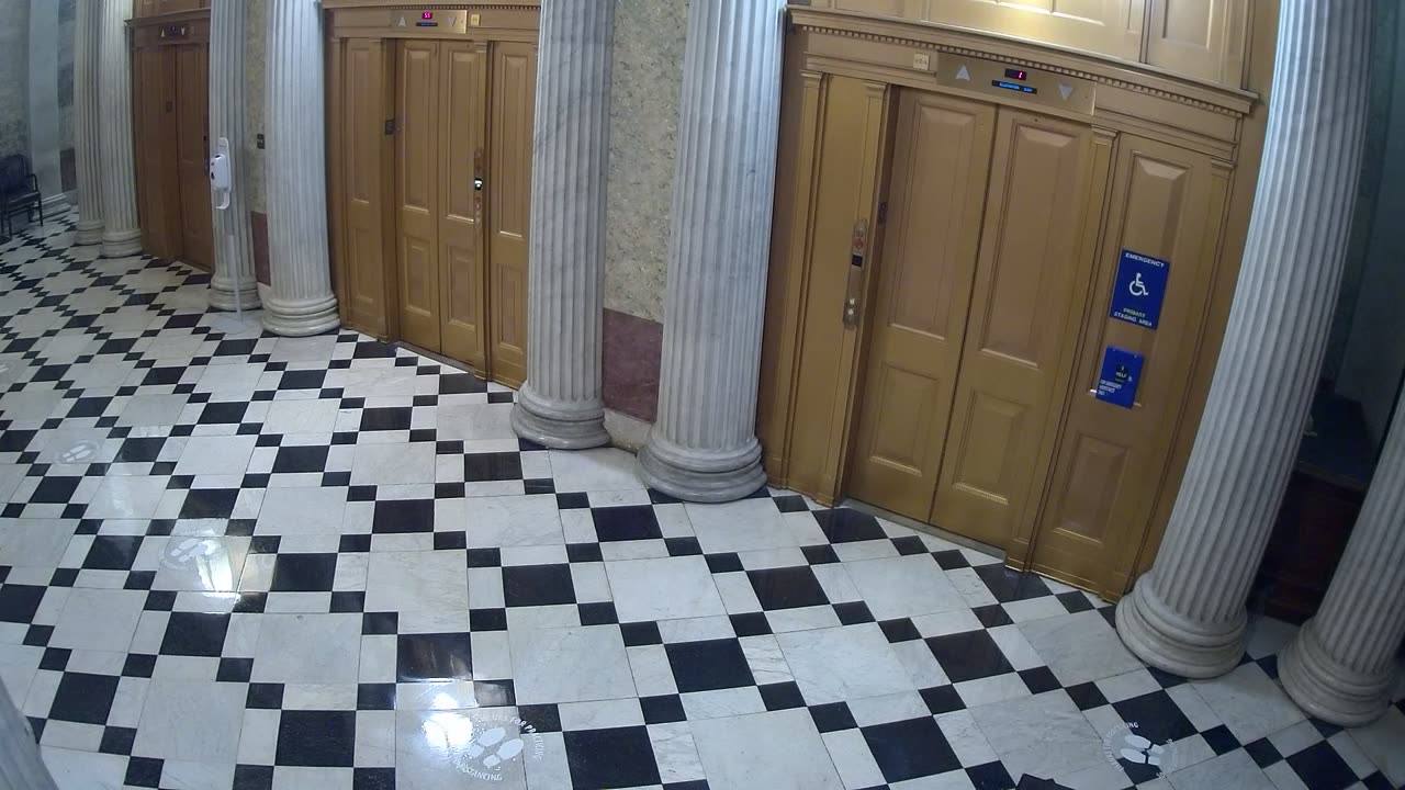 0211USCS02UpperSenDoorElevators_2021-01-06_03h40min00s717ms.mp4