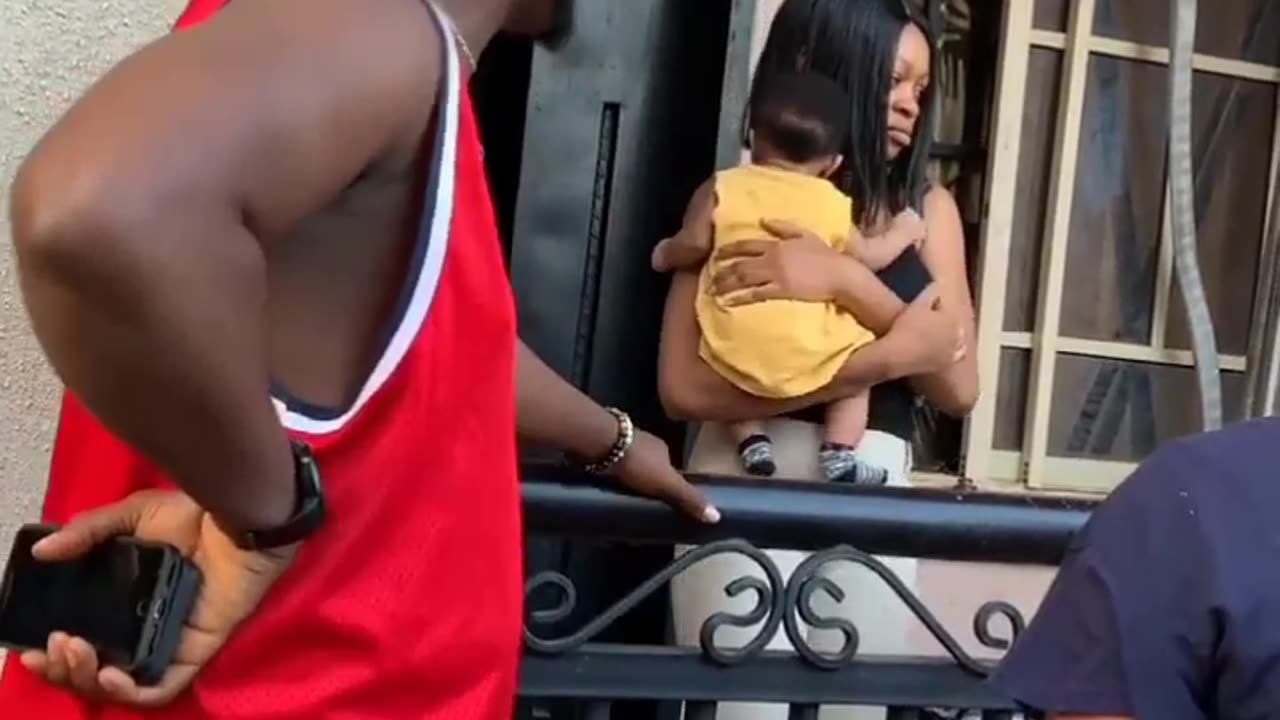 She is pregnant for a married man