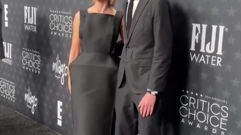 Naomi Watts and her son Sasha Schreiber arrive to the _CriticsChoice Awards. 🥹❤️ _AwardsSeason