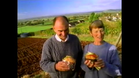 January 24, 2000 - England Loves the Bacon Lovers' Cheddar Cheeseburger