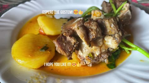 I went on vacation to Brazil 🇧🇷 and my mom made oxtail with potatoes and watercress 🥩🥔🌿