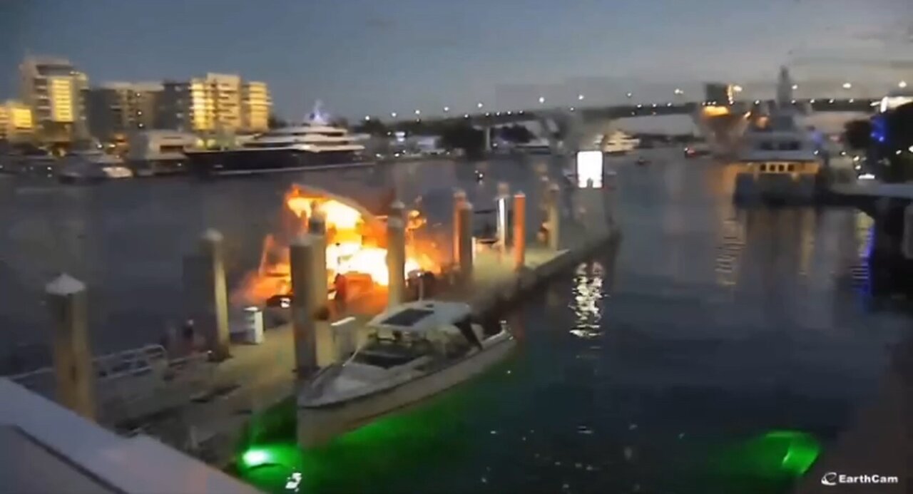 Yacht 🛥️ explodes in Florida killing one on board