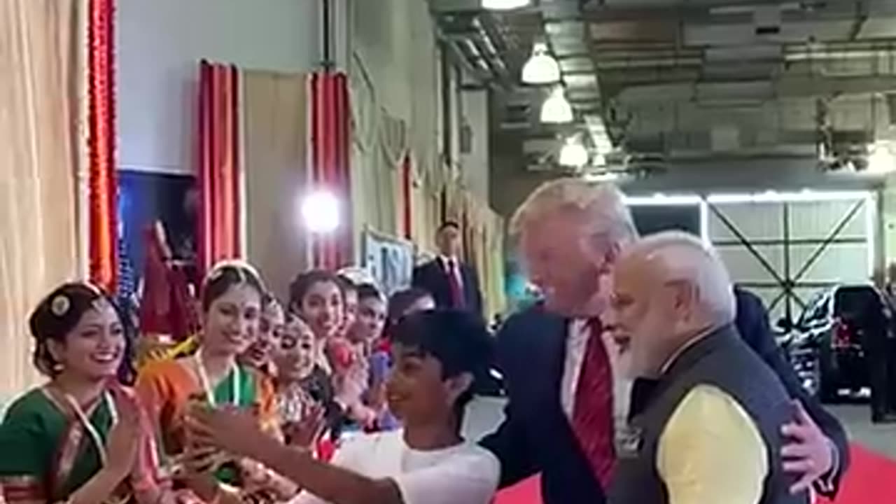 PM Modi & President Trump interacted with a group of youngsters at during #HowdyModi event